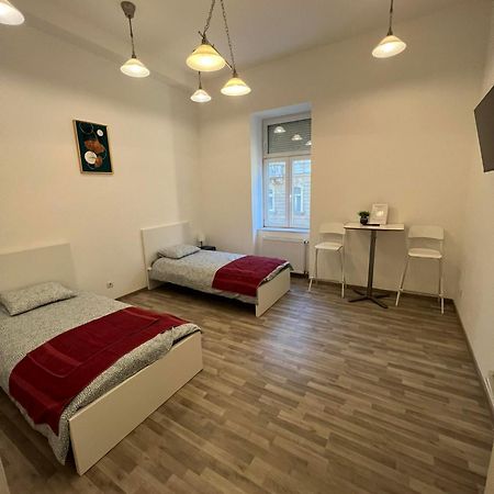 Goldensun Apartment Budapest Esterno foto